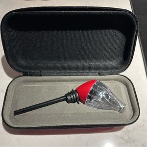 NEW Rabbit Wine Aerator and Pourer with storage case.